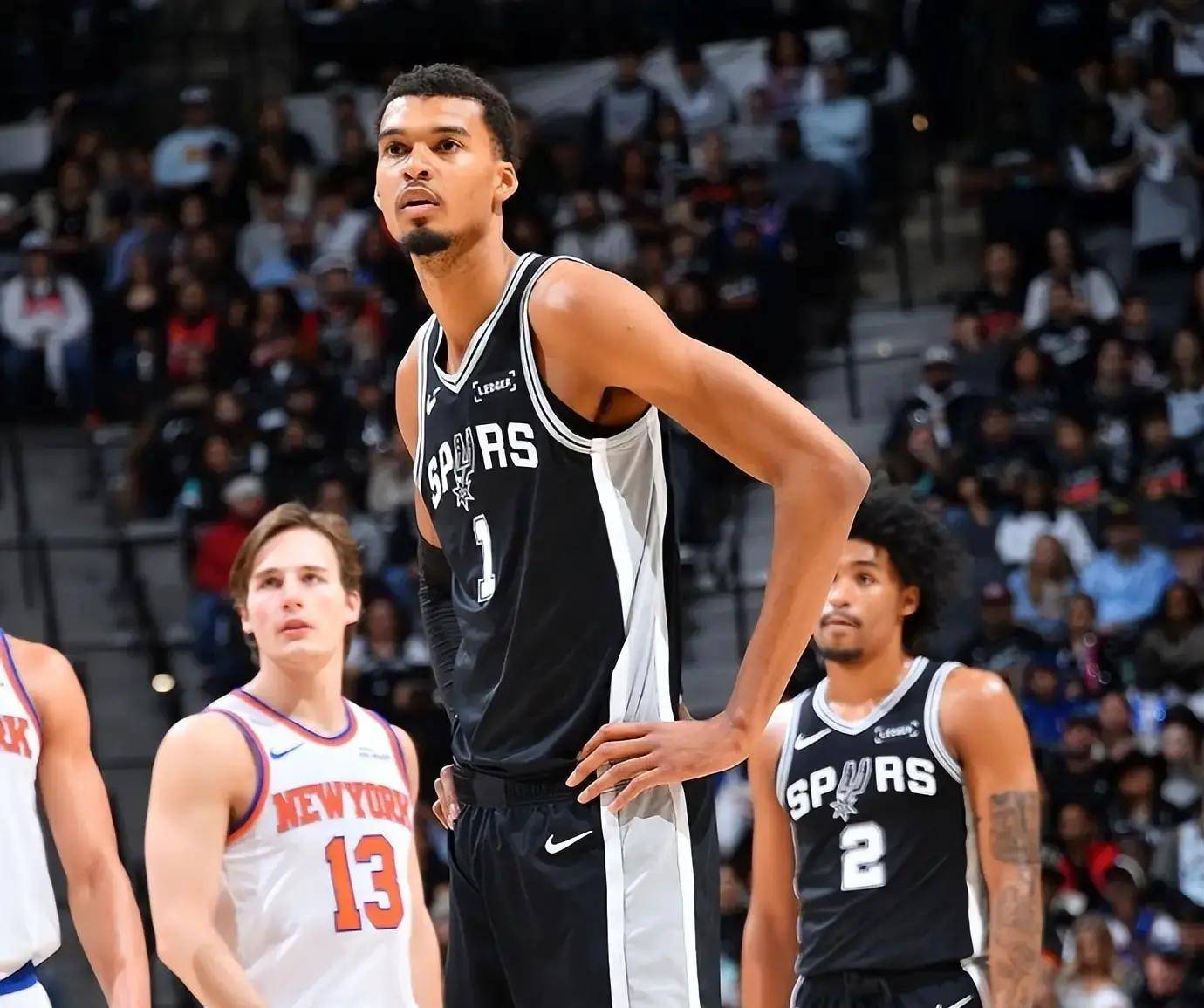 金年会入口-圣安东尼奥马刺发布备战花絮，清晨回应争议，CBA季后赛任务艰巨，数据趋势出现新变化的简单介绍